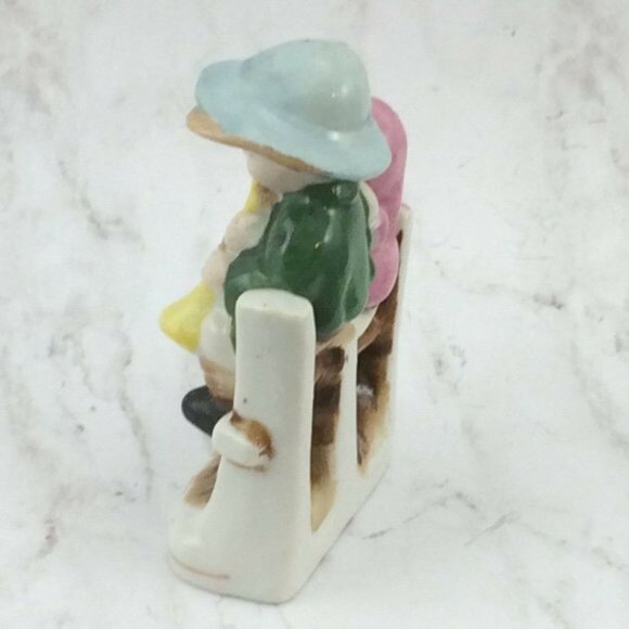 Vintage Occupied Japan Boy Girl on Fence Figurine Porcelain Horn - Picture 7 of 12